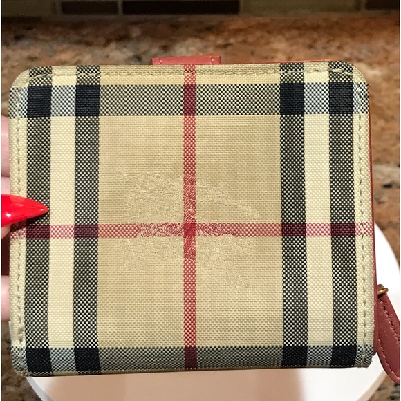 Burberry Signature Nova Check Bifold Wallet ๐๐ฅ - Picture 10 of 17